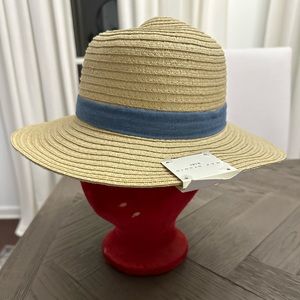 New Max Studio kid woven hat. Great for 4-7yrs of age